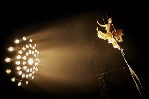 BALESTRA, spectacle de fin d'études de la 34e promotion du Centre national des arts du cirque/CNAC de Châlons-en-Champagne - Mise en scène Marie Molliens - Cie Rasposo