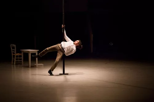 Antonin Bailles, mât chinois, 29e promotion du Centre national des arts du cirque (Cnac) de Châlons-en-Champagne