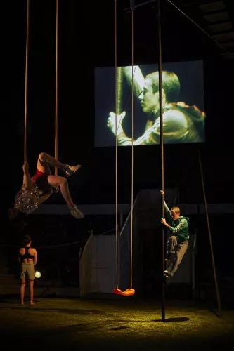 AFTER ALL, spectacle de fin d'études de la 33e promotion du Centre national des arts du cirque/CNAC de Châlons-en-Champagne - Direction artistique Séverine Chavrier